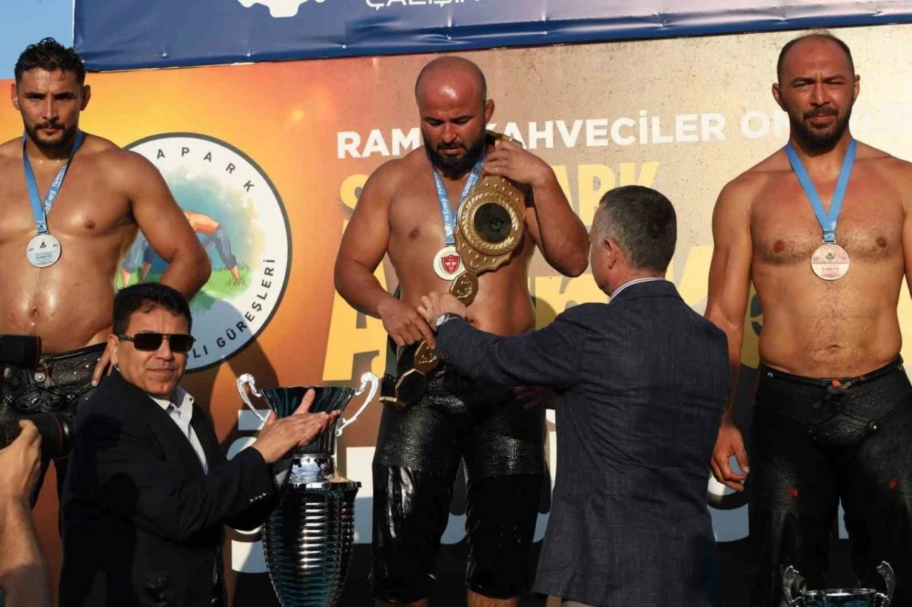 Orhan Okulu, Sekapark’ta altın kemerin sahibi oldu
