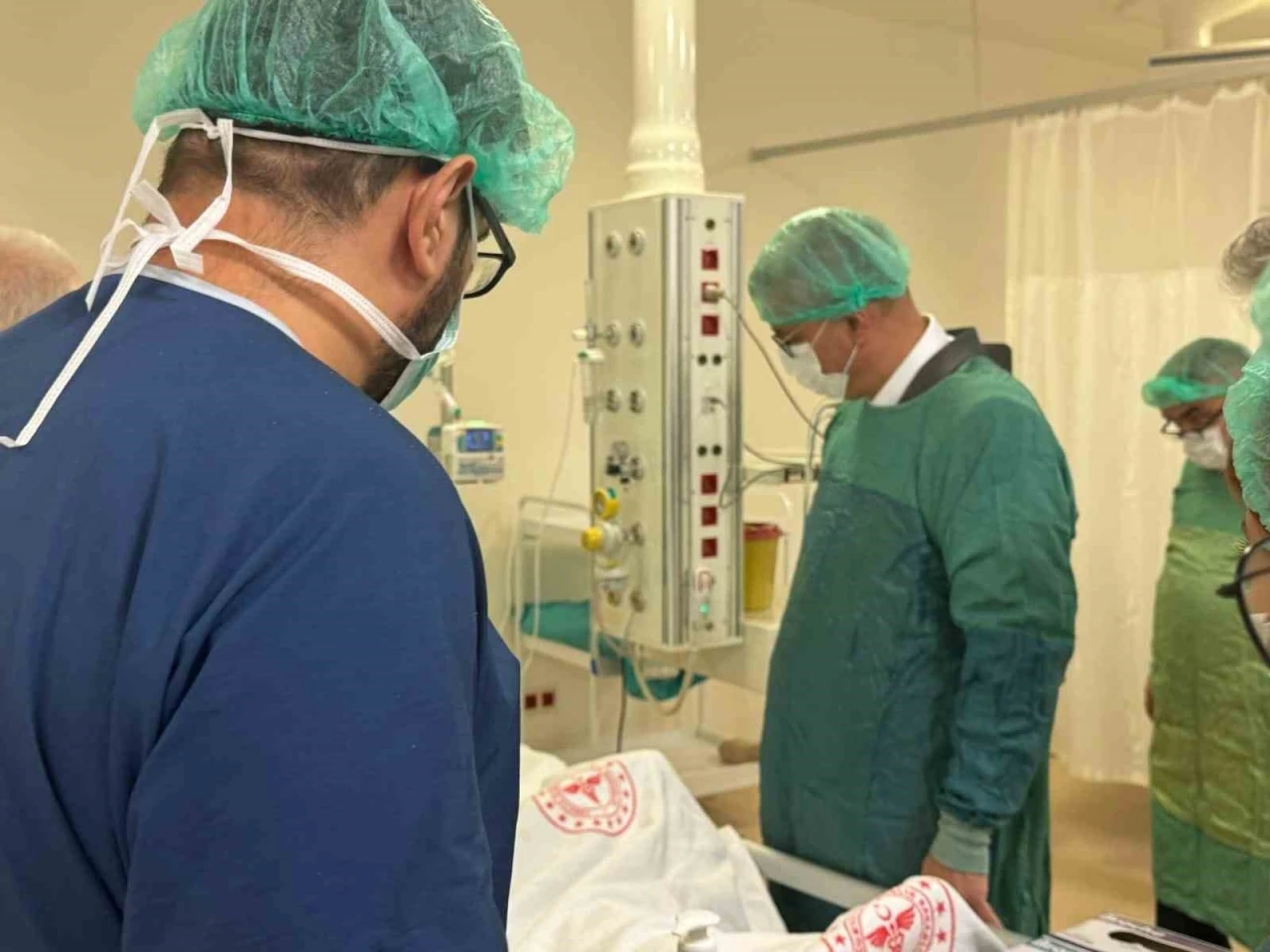 Orman yangınında yaralanan Kader Dereli’nin tedavisi yoğun bakımda sürüyor
