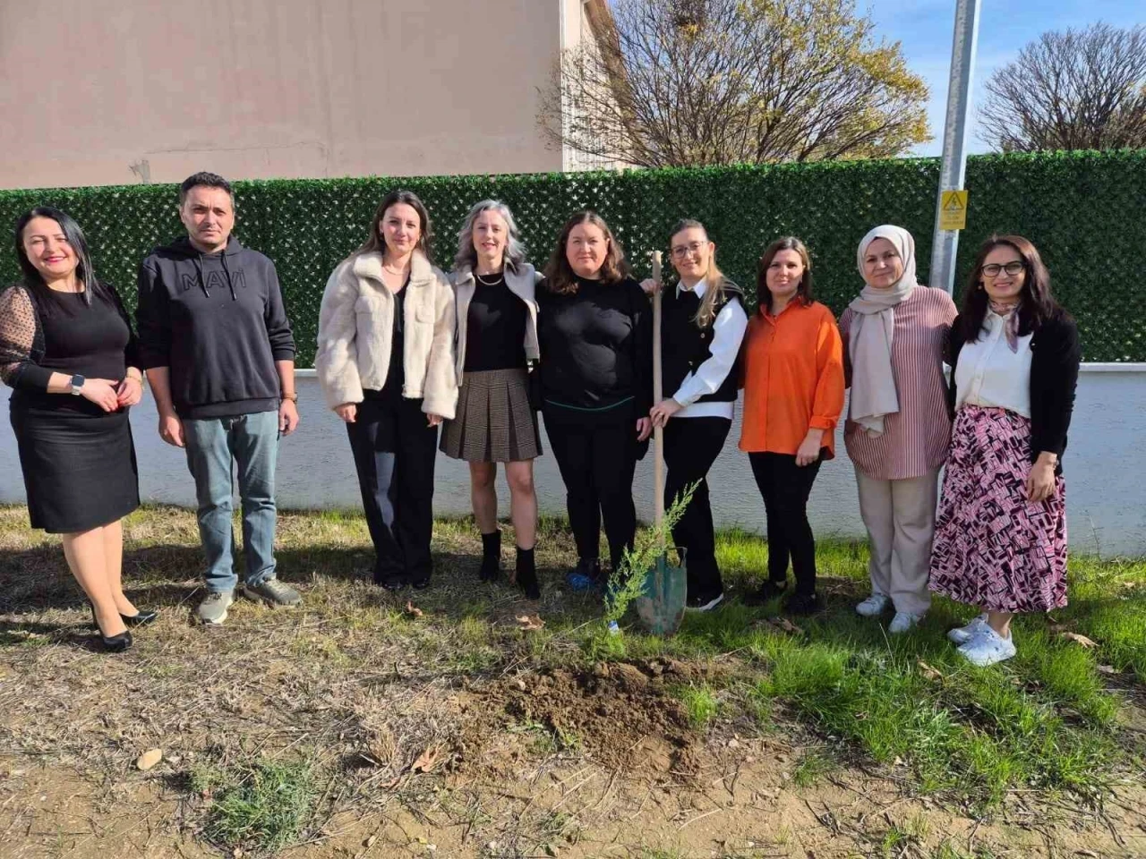 Orman yangınları sonrası anlamlı Öğretmenler Günü kutlaması
