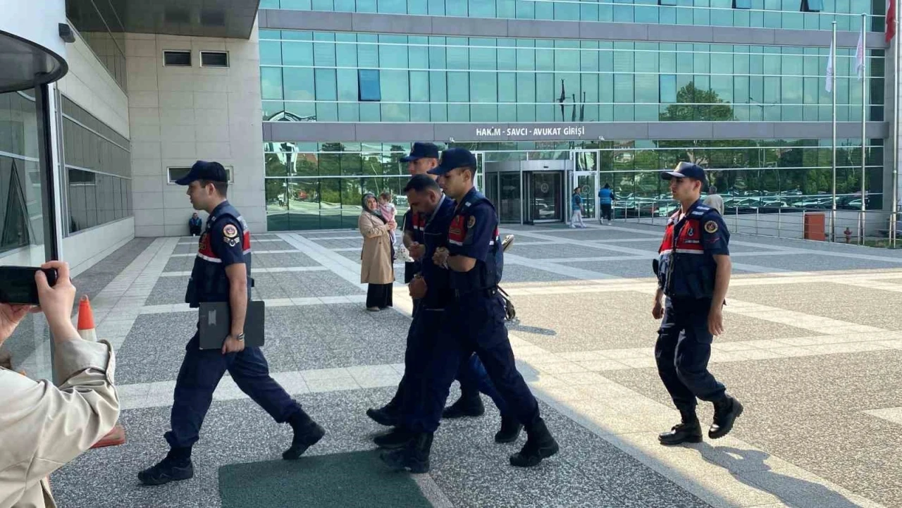 Ormanlık alanda yetiştirdiği kenevirleri sulamaya giderken yakalandı
