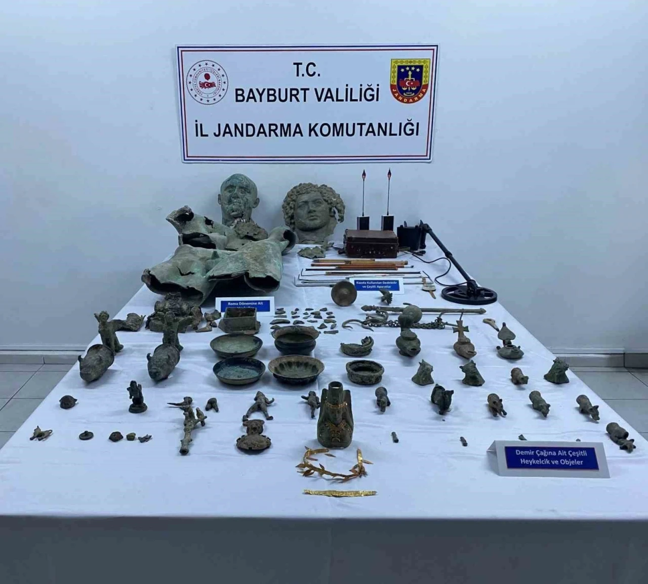 Orta Çağ, Demir Çağı ve Roma Dönemi’ne ait 156 tarihi eser ele geçirildi
