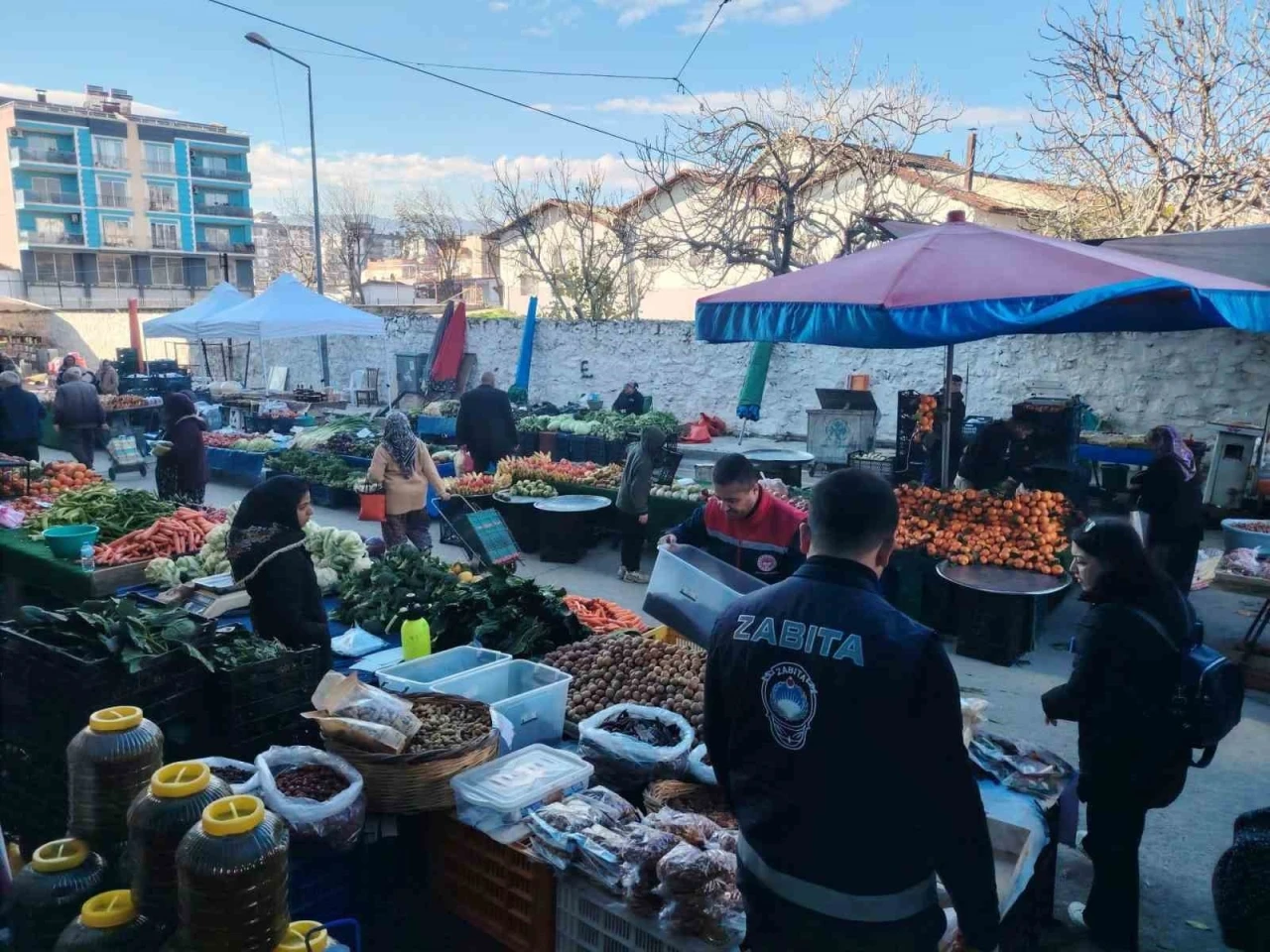 Ortaklar Semt Pazarı&rsquo;nda gıda denetimi
