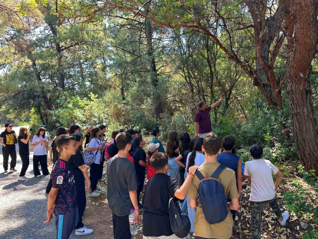 Ortaokul öğrencileri doğanın dilini öğrendi
