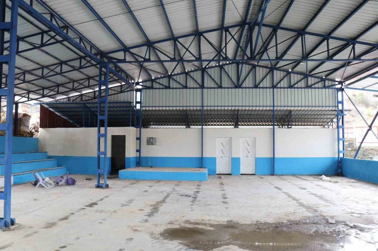 &Ouml;rt&uuml;l&uuml; Mahallesi&rsquo;nde yol yenileme ve bakım &ccedil;alışması
