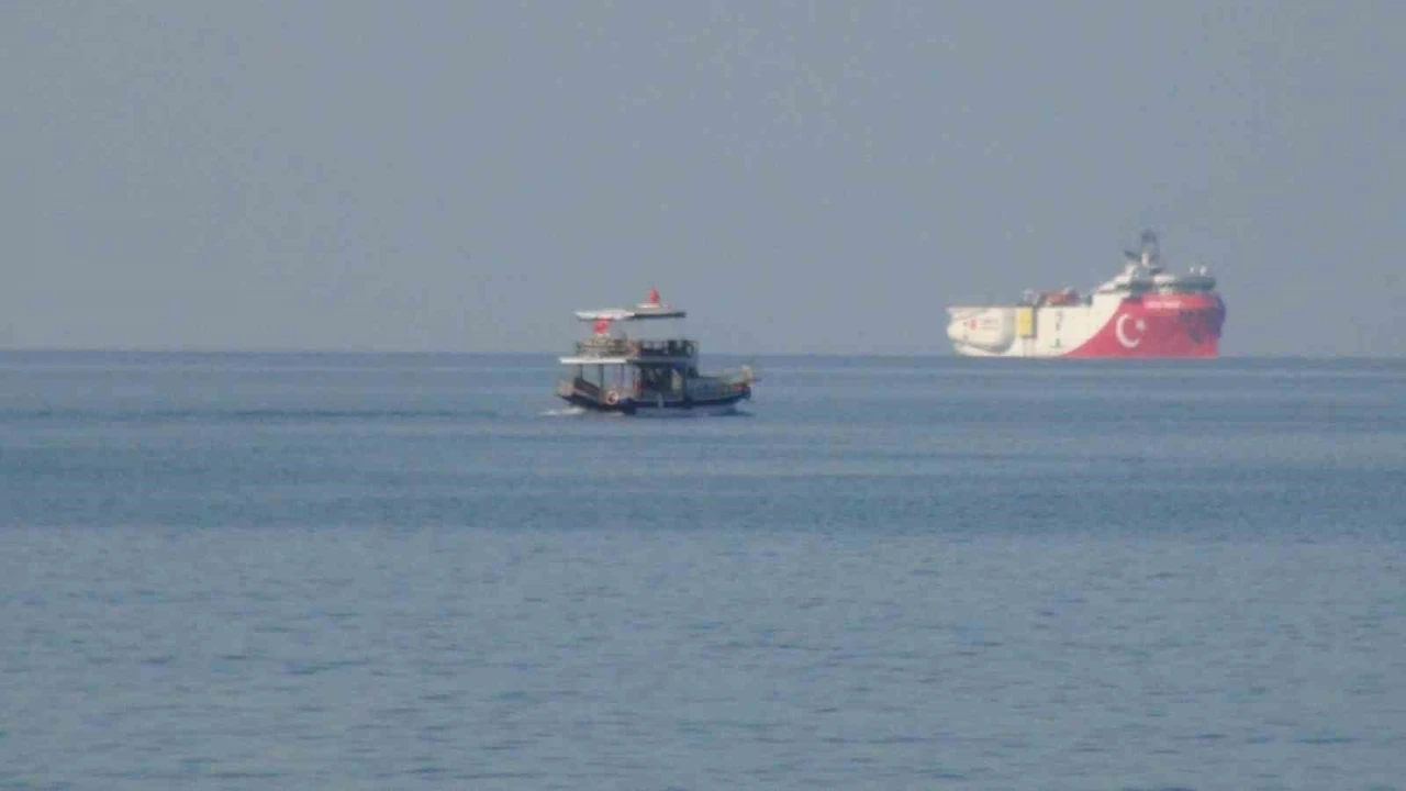 Oru&ccedil; Reis Sismik Araştırma Gemisi Mersin Taşucu a&ccedil;ıklarına demirledi

