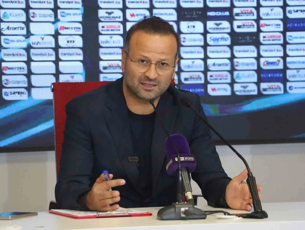 Osman Zeki Korkmaz: "Sivasspor yavaş yavaş yürüyecek"