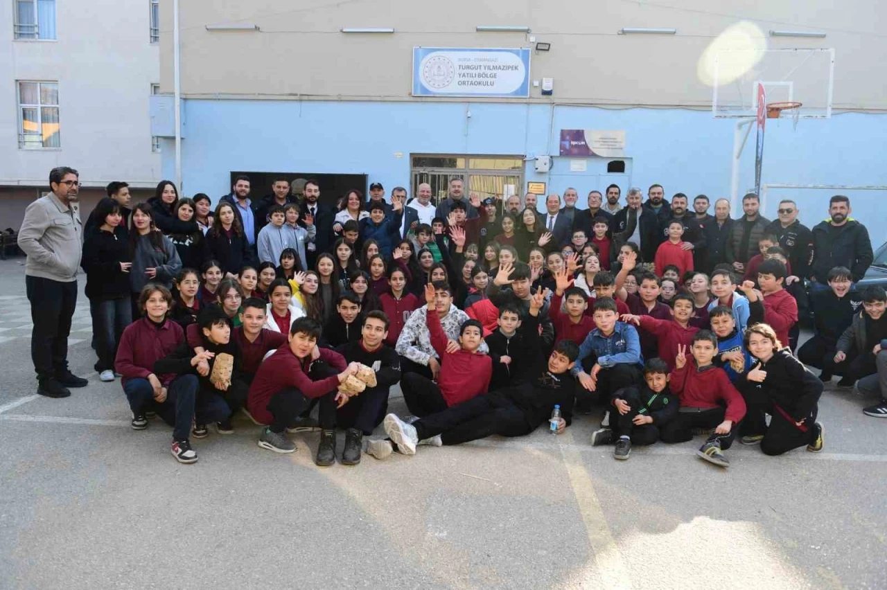 Osmangazi Belediyesi&rsquo;nden &ccedil;ocukların i&ccedil;lerini ısıtan dayanışma
