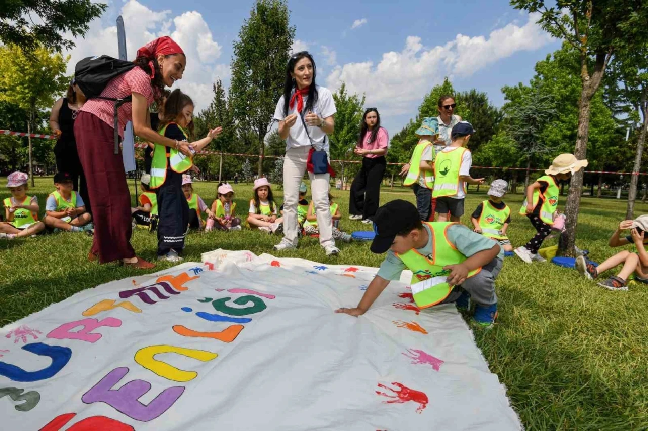 Osmangazi&rsquo;de minikler yaza merhaba etkinliğinde buluştu
