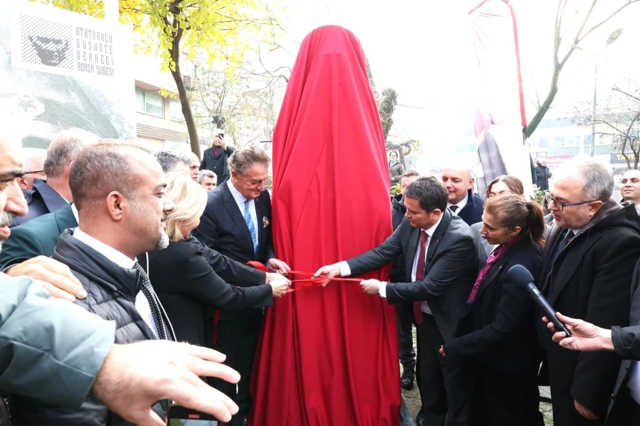 Osmangazi&rsquo;de Şehit Kubilay Anıtı a&ccedil;ıldı
