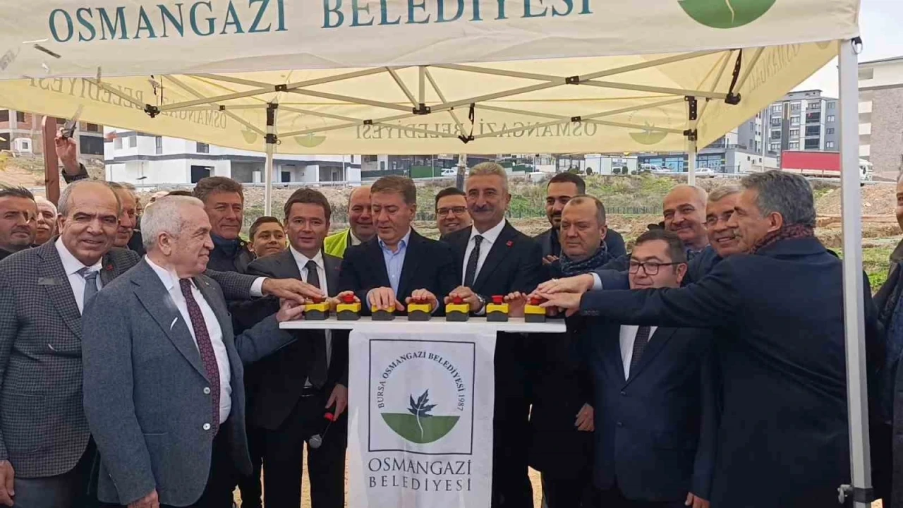 Osmangazi Demirtaş Sakarya Mahallesi&rsquo;nde kapalı pazar alanının temeli atıldı
