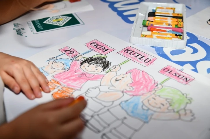 Osmaniye Belediyesi &ccedil;ocuk oyun otob&uuml;s&uuml; &ldquo;Cumhuriyet&rdquo; teması ile ilkokullarda
