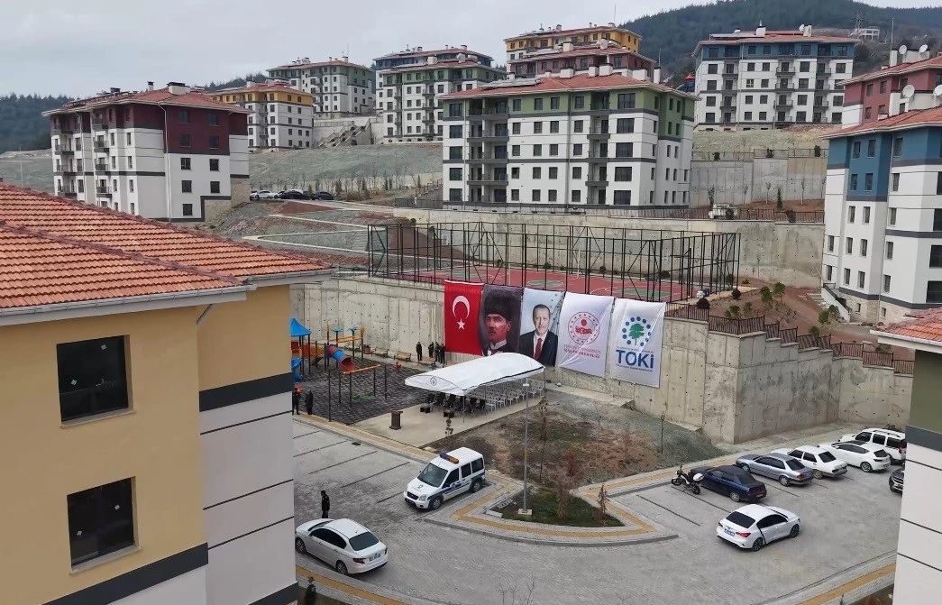 Osmaniye&rsquo;de 221 deprem konutunun anahtarları teslim edildi
