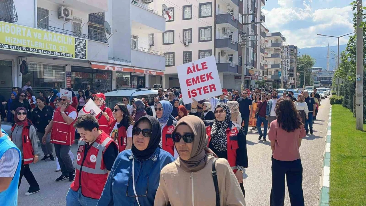 Osmaniye’de ’Aile Yılı’ çerçevesinde kortej yürüyüşü düzenlendi
