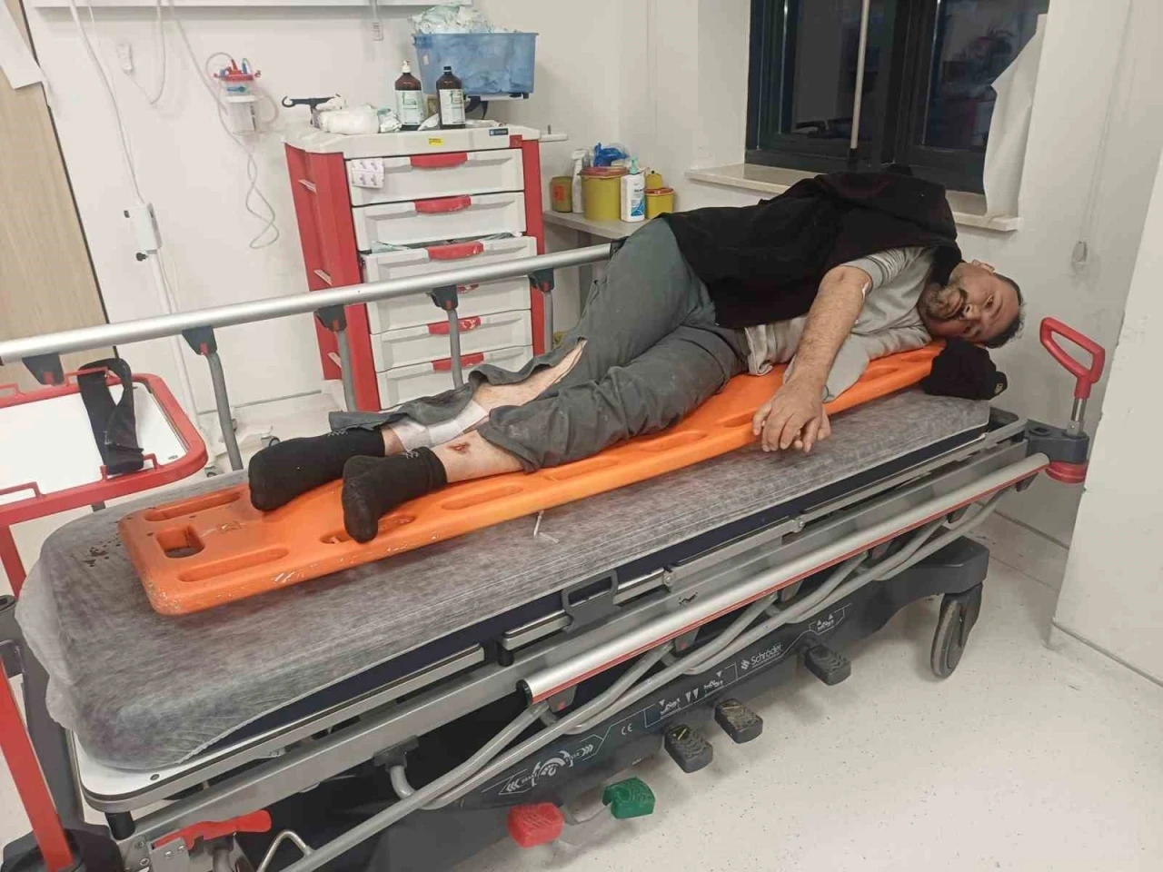 Osmaniye&rsquo;de &ccedil;&ouml;p kamyonuyla otomobil &ccedil;arpıştı: 1 yaralı
