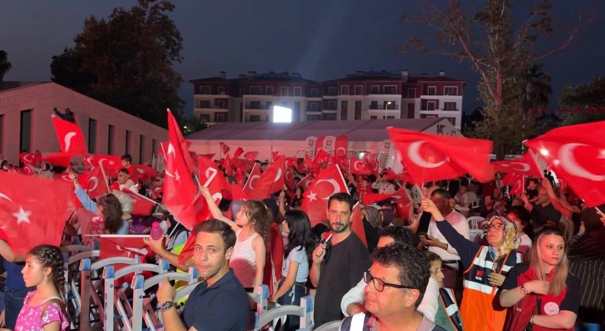 Osmaniye&rsquo;de demokrasi ve milli birlik y&uuml;r&uuml;y&uuml;ş&uuml;
