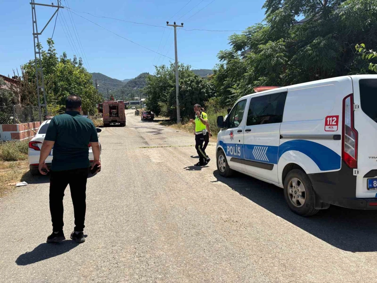 Osmaniye&rsquo;de iki grup arasında &ccedil;ıkan kavganın ardından ev yakıldı: 1 yaralı
