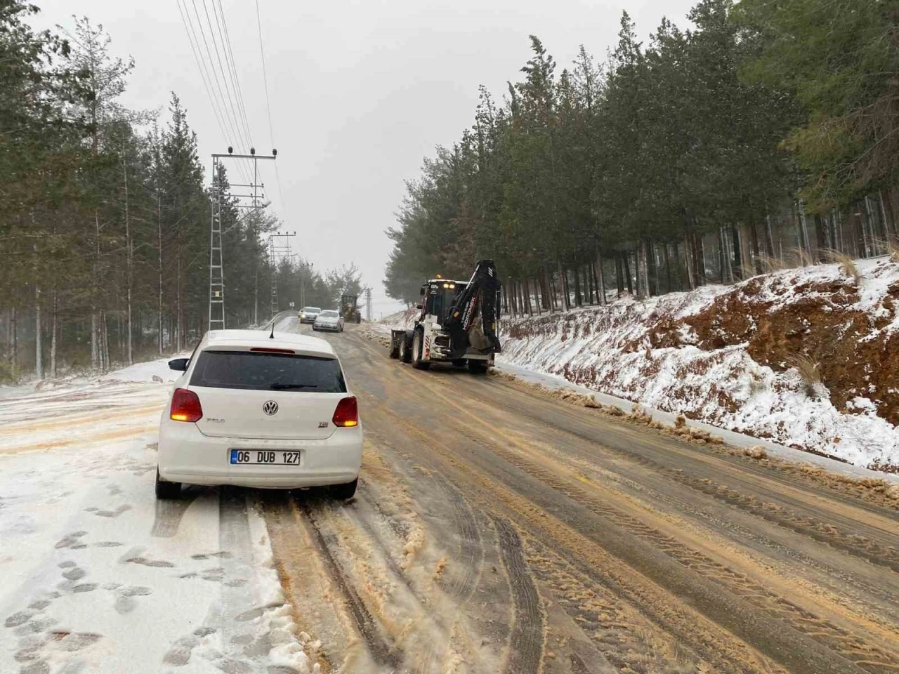 Osmaniye&rsquo;de kar etkisini artırdı, 2 il&ccedil;ede eğitime ara verildi
