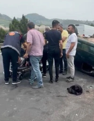 Osmaniye’de tıra arkadan çarpan otomobil takla attı: 2 kişi yaralandı

