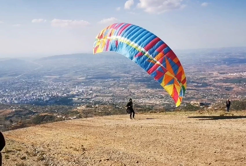 Osmaniye’de yamaç paraşütü festivali düzenlendi