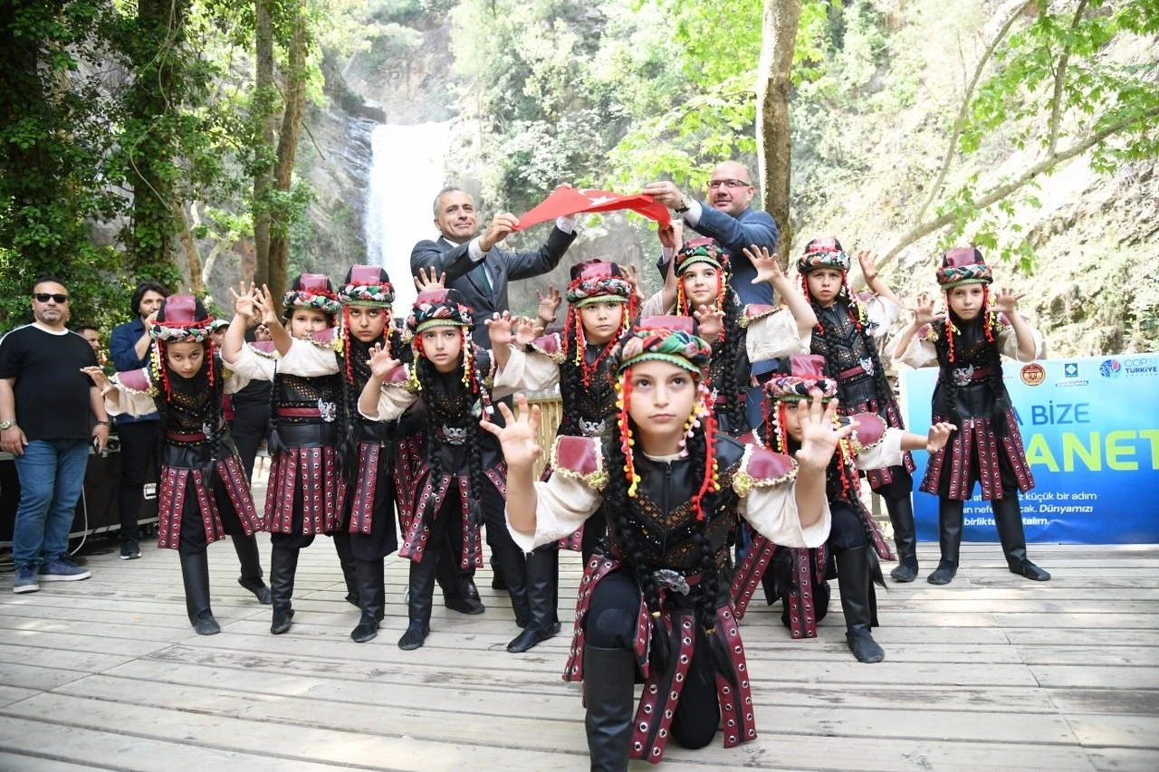 Osmaniye Kara&ccedil;ay Şelale&rsquo;de &ccedil;evre haftası coşkusu
