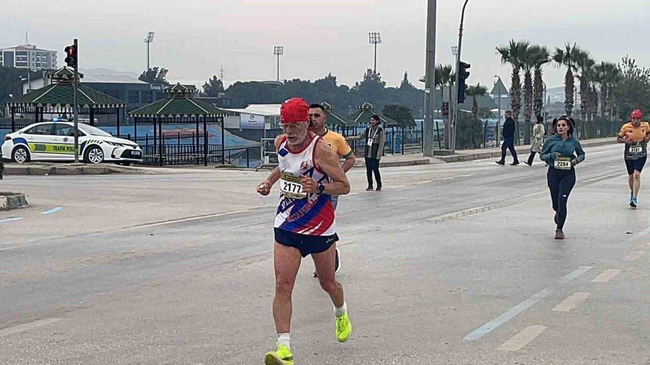 Osmaniye Uluslararası Yarı Maratonu renkli g&ouml;r&uuml;nt&uuml;lere sahne oldu
