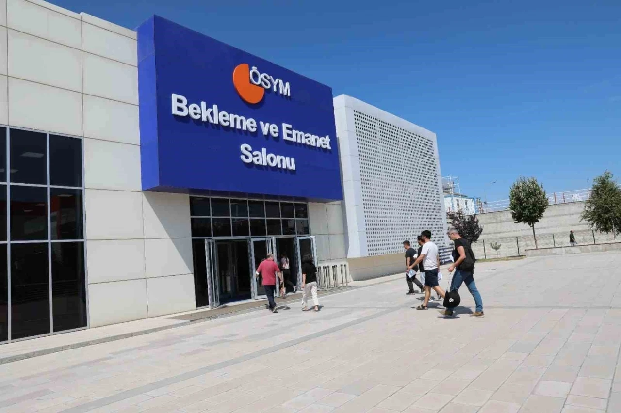 &Ouml;SYM 2025 yılında 8 milyondan fazla adaya sınav hizmeti verdi
