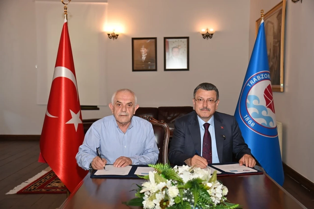 Otizm yaşam merkezi i&ccedil;in imzalar atıldı
