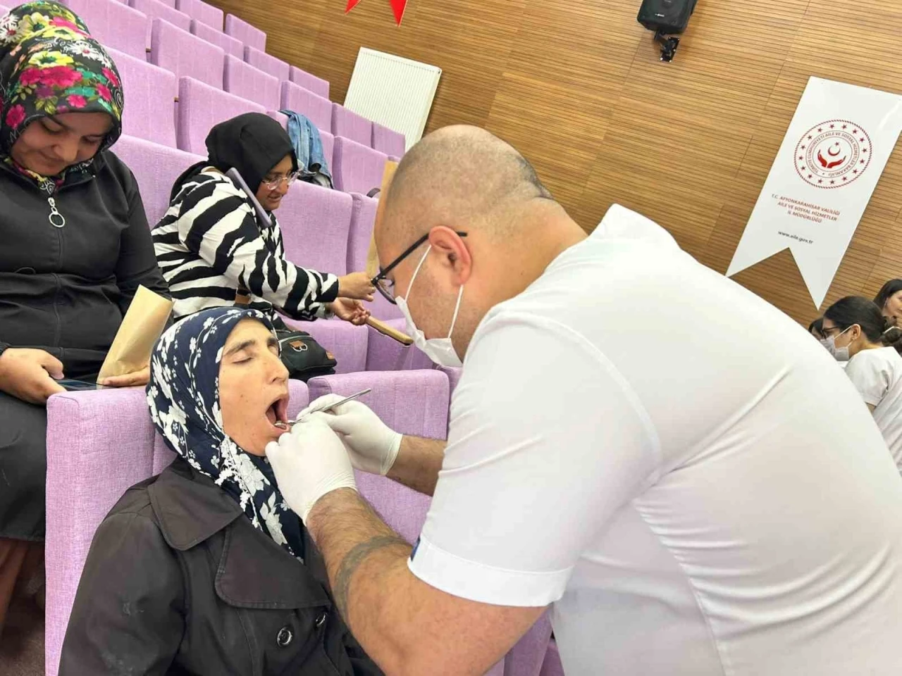 Otizmli çocuklar ve annelerine ücretsiz diş taraması
