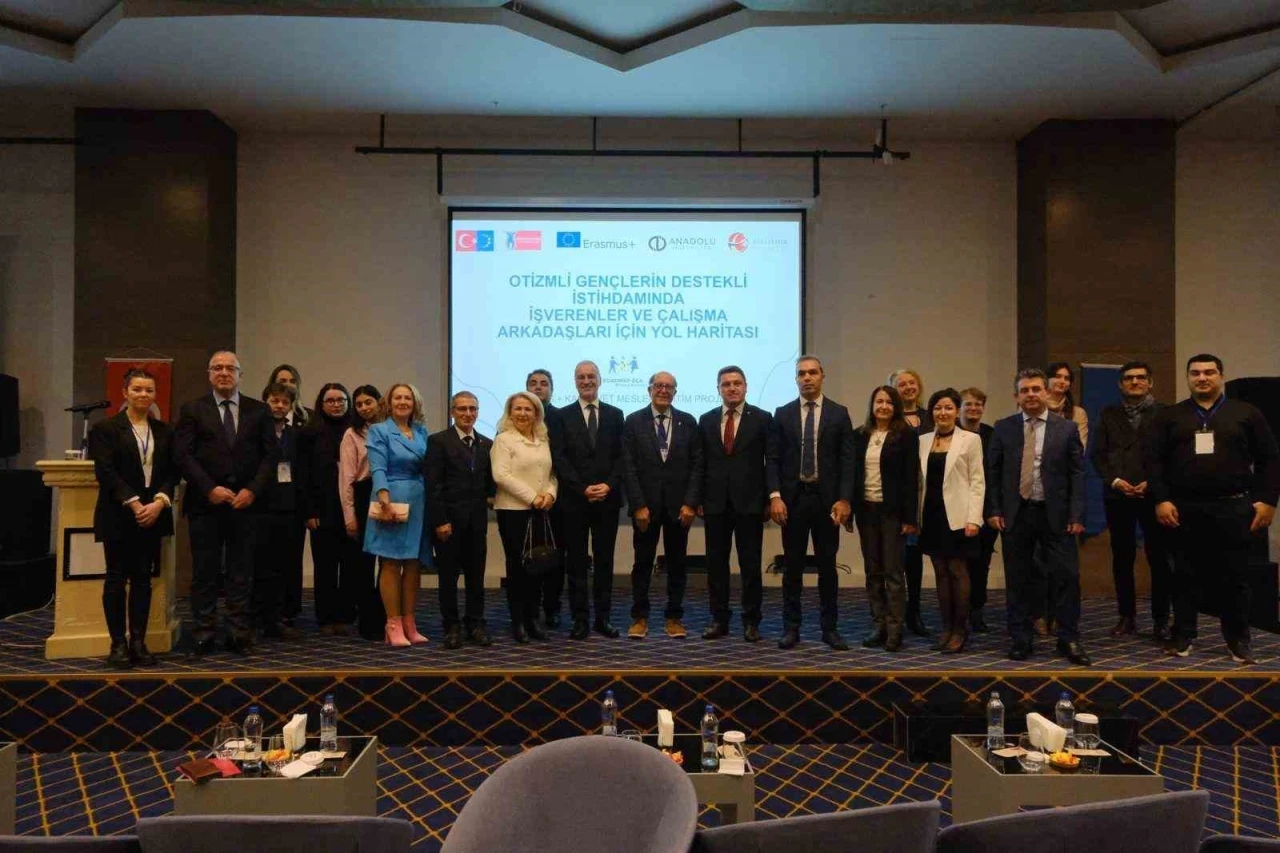 Otizmli gen&ccedil;lerin istihdamı i&ccedil;in hazırlanan yol haritası tanıtıldı
