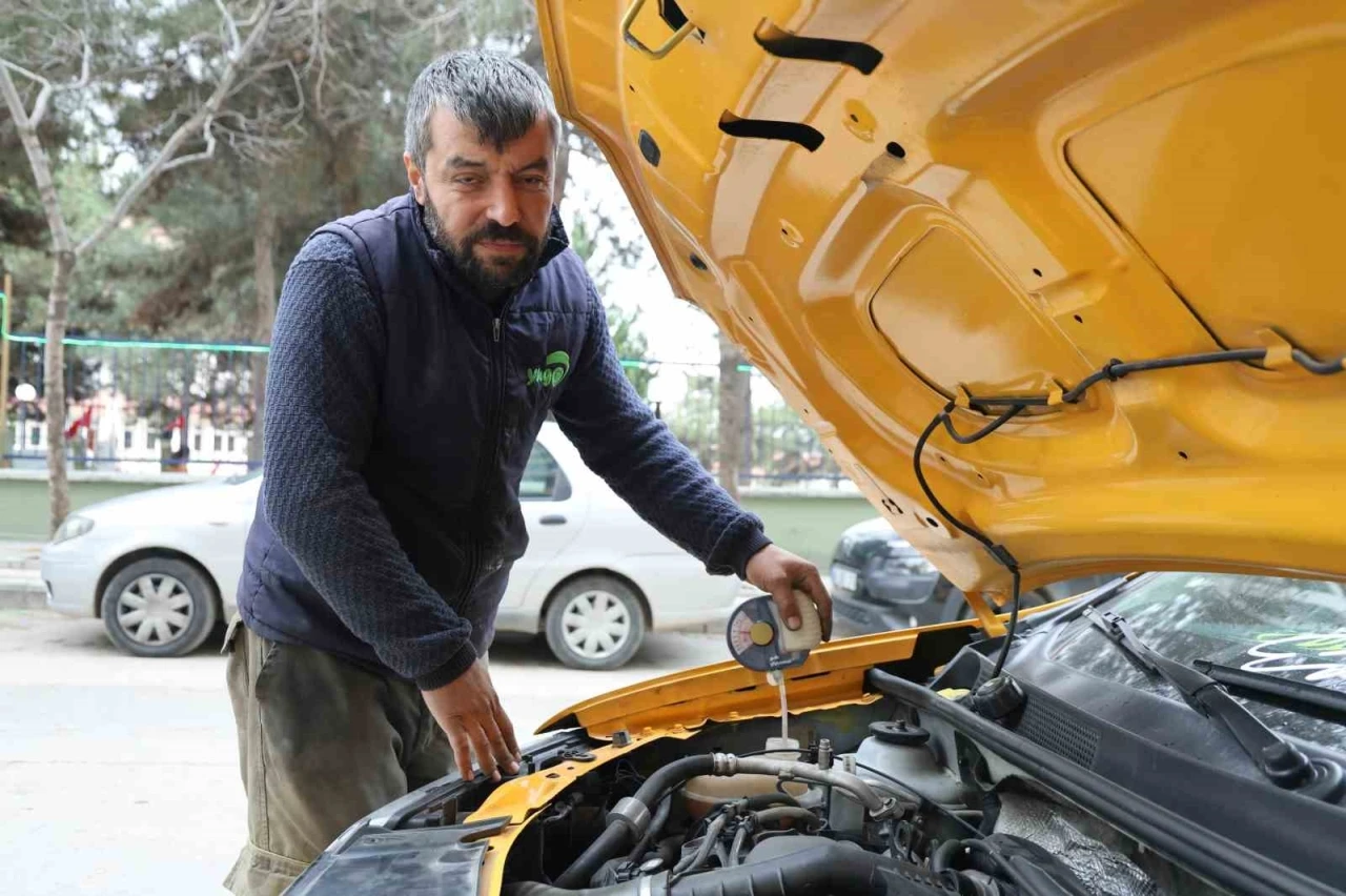 Oto bakım ustasından uyarı: &quot;450 liradan kaçarak 40 bin liralık masrafa girmeyin&quot;
