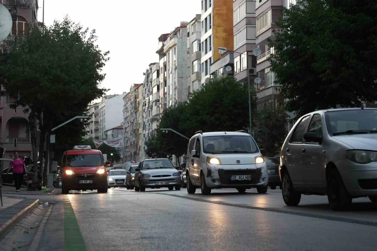 Otobüs Yolu projesi nedeniyle işleri azalan esnaf, &quot;Başkan Çavuşoğlu’na oy verdiğim için pişmanım&quot;
