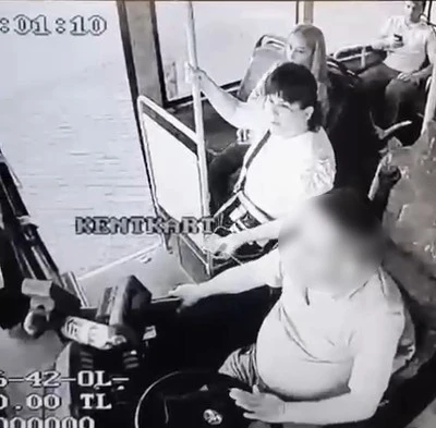 Otob&uuml;ste &uuml;cretsiz ulaşım kartında sorun yaşayan gazi eşi, rencide edildiği gerek&ccedil;esiyle su&ccedil; duyurusunda bulundu
