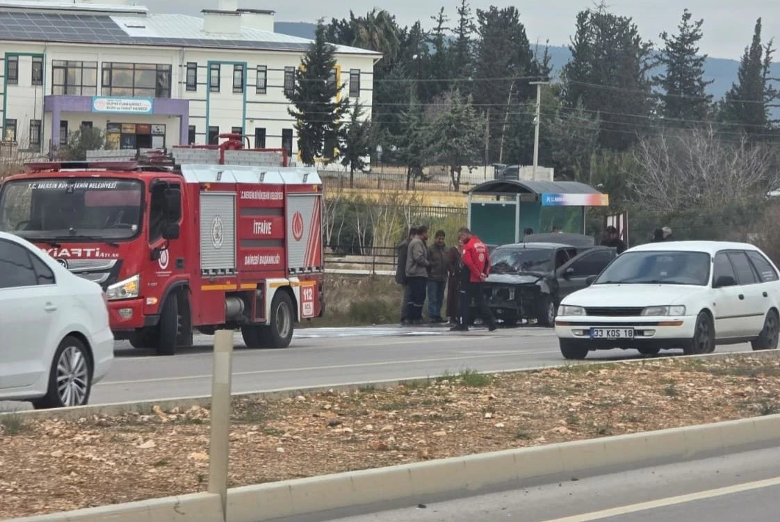 Otomobil alev alev yandı
