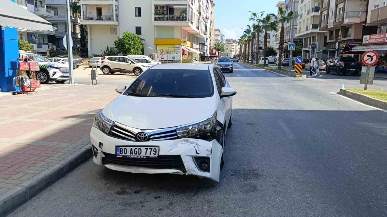 Otomobil ile çarpışan motosikletli yaralandı
