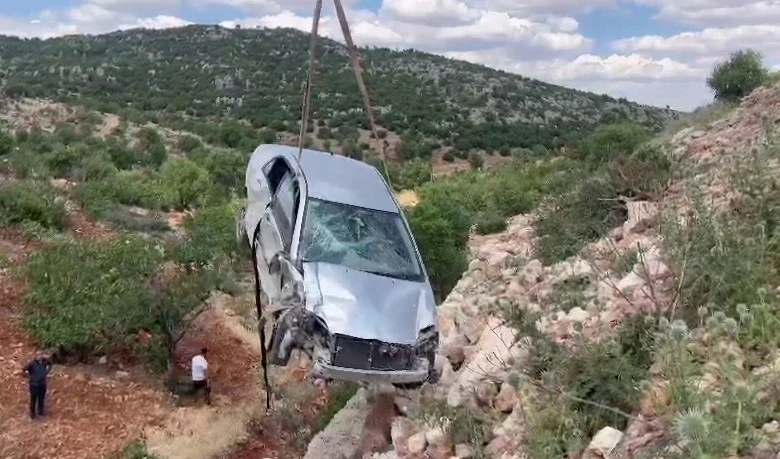 Otomobil şarampole yuvarlandı: 1 yaralı

