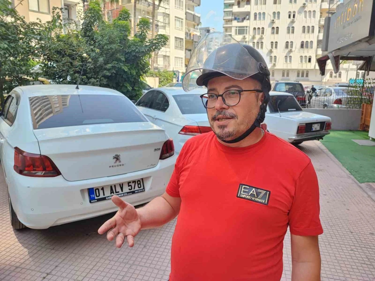 Otomobil sürücüsüne ‘kask’ cezası şoku
