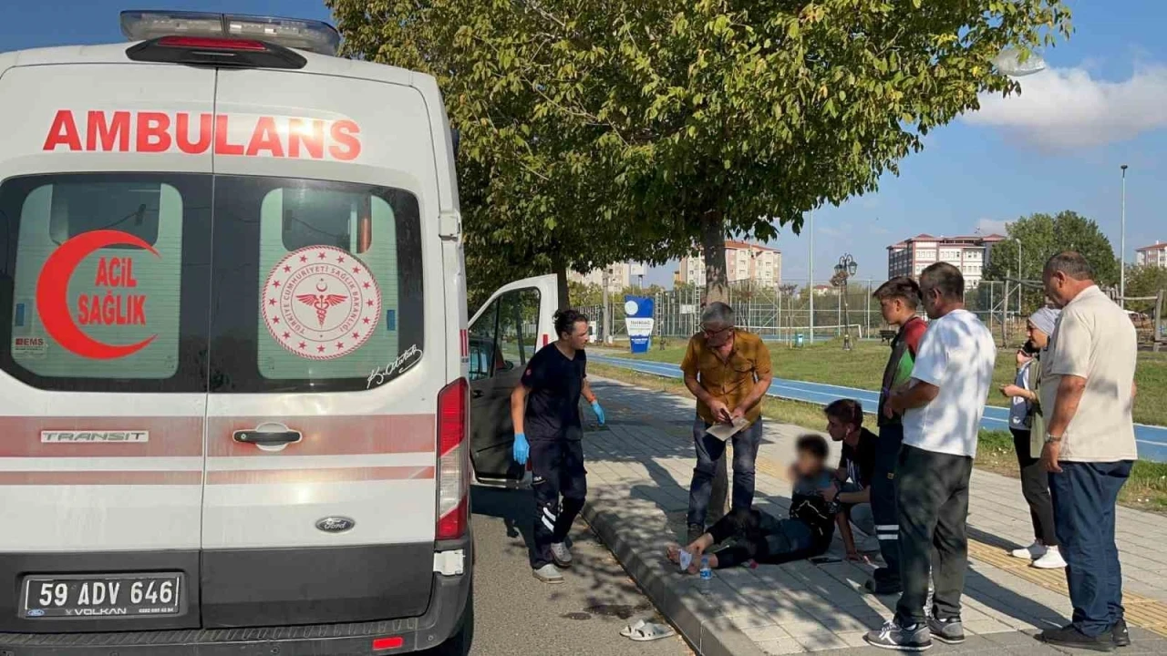 Otomobilin çarptığı elektrikli bisikletli çocuk yaralandı
