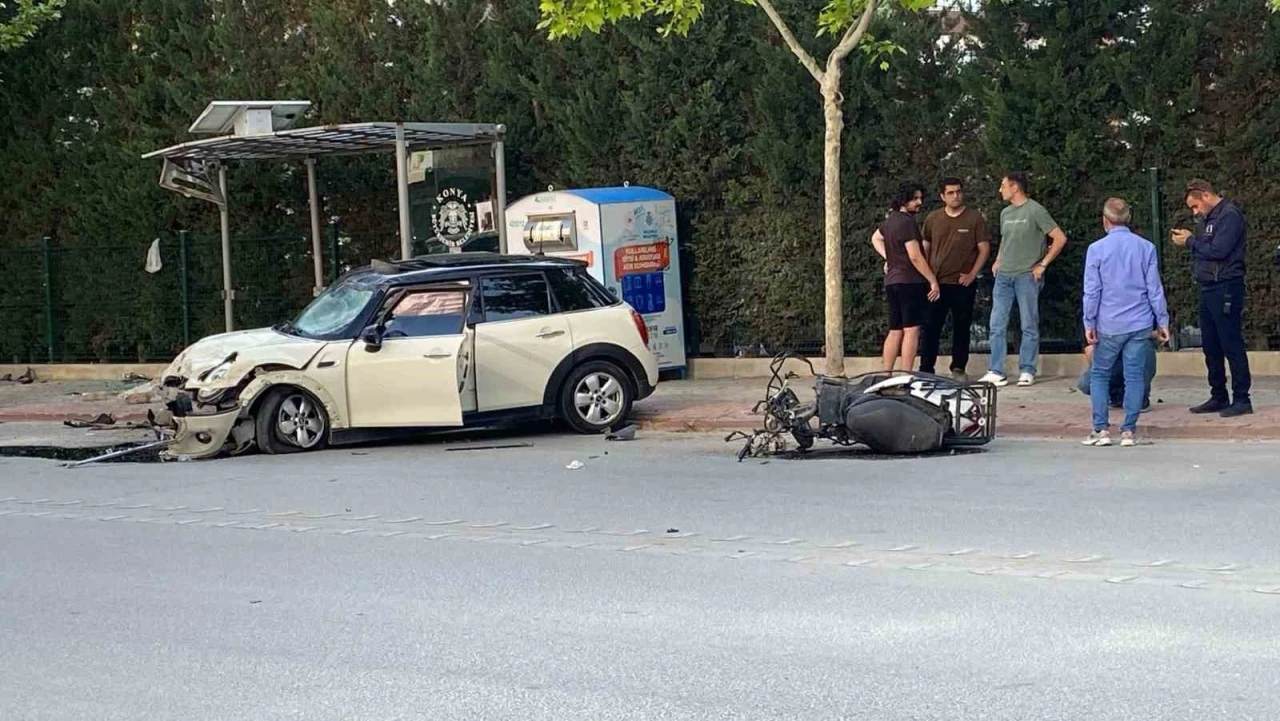 Otomobilin çarptığı motokurye hayatını kaybetti
