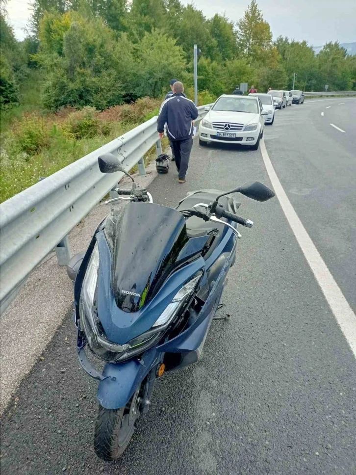 Otomobilin çarptığı motosiklet sürücüsü hastanede öldü