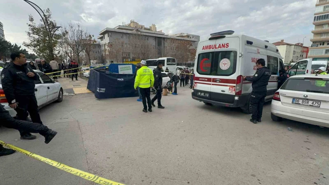 Otomobille &ccedil;arpışan motosikletten savrulan liseli hayatını kaybetti
