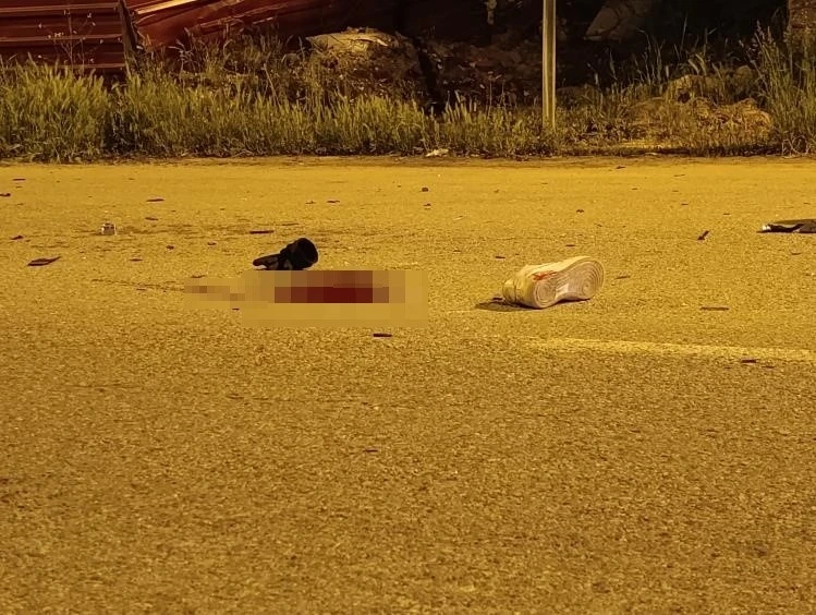 Otomobille kafa kafaya çarpışan motosiklet sürücüsü hayatını kaybetti
