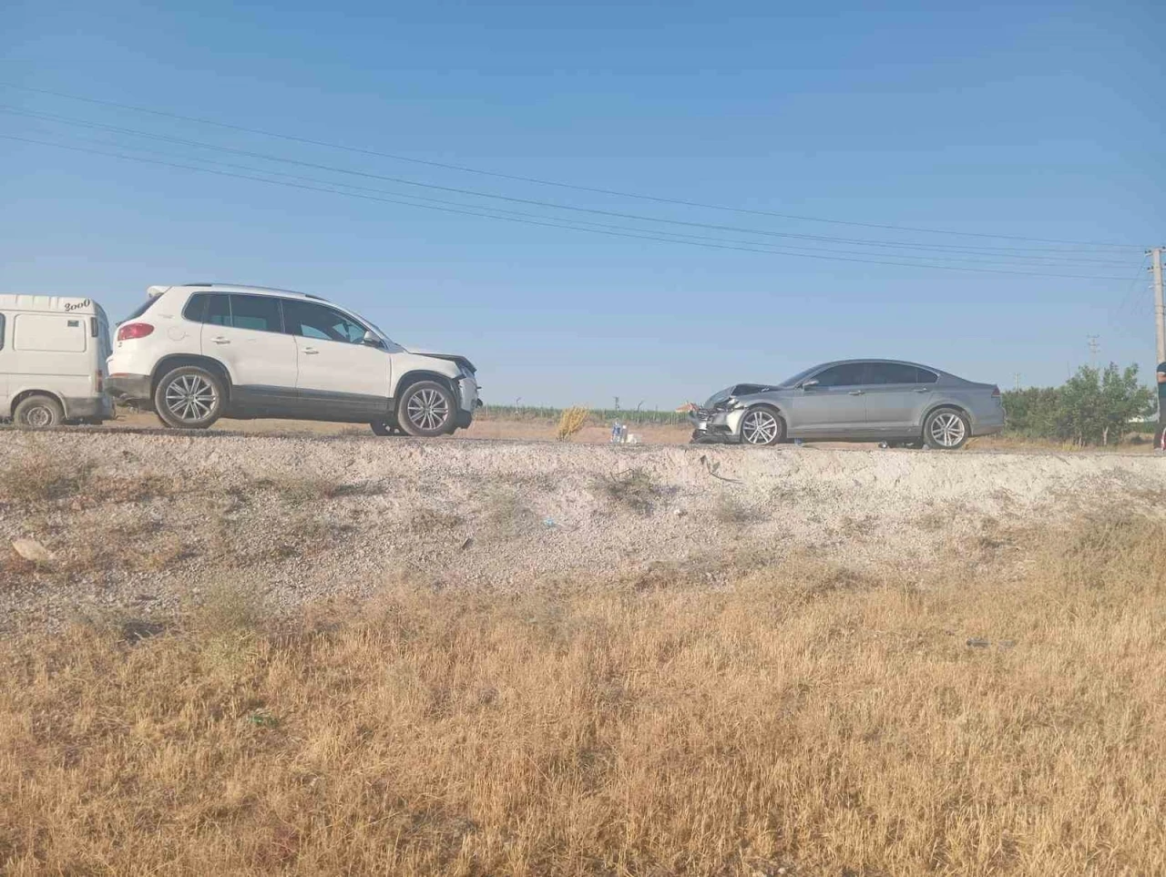 Otomobiller çarpıştı, 1 çocuk öldü, 6 kişi yaralandı
