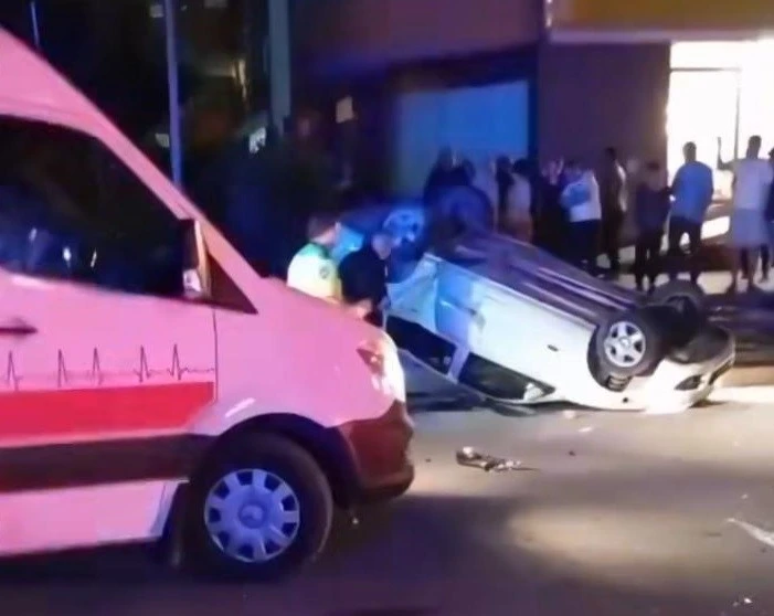 Otomobiller çarpıştı: 5 yaralı
