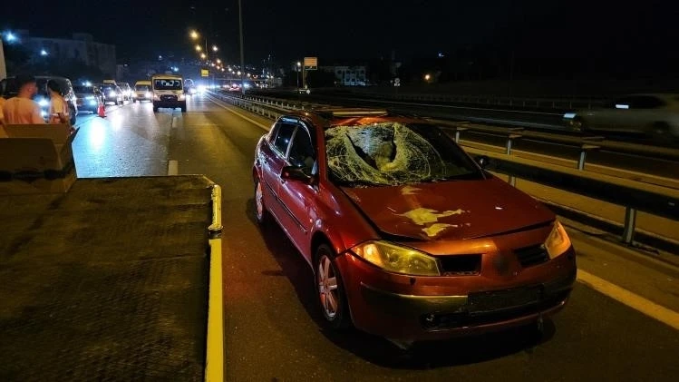 Otoyoldan karşıya geçmeye çalışırken otomobilin çarptığı adam hayatını kaybetti
