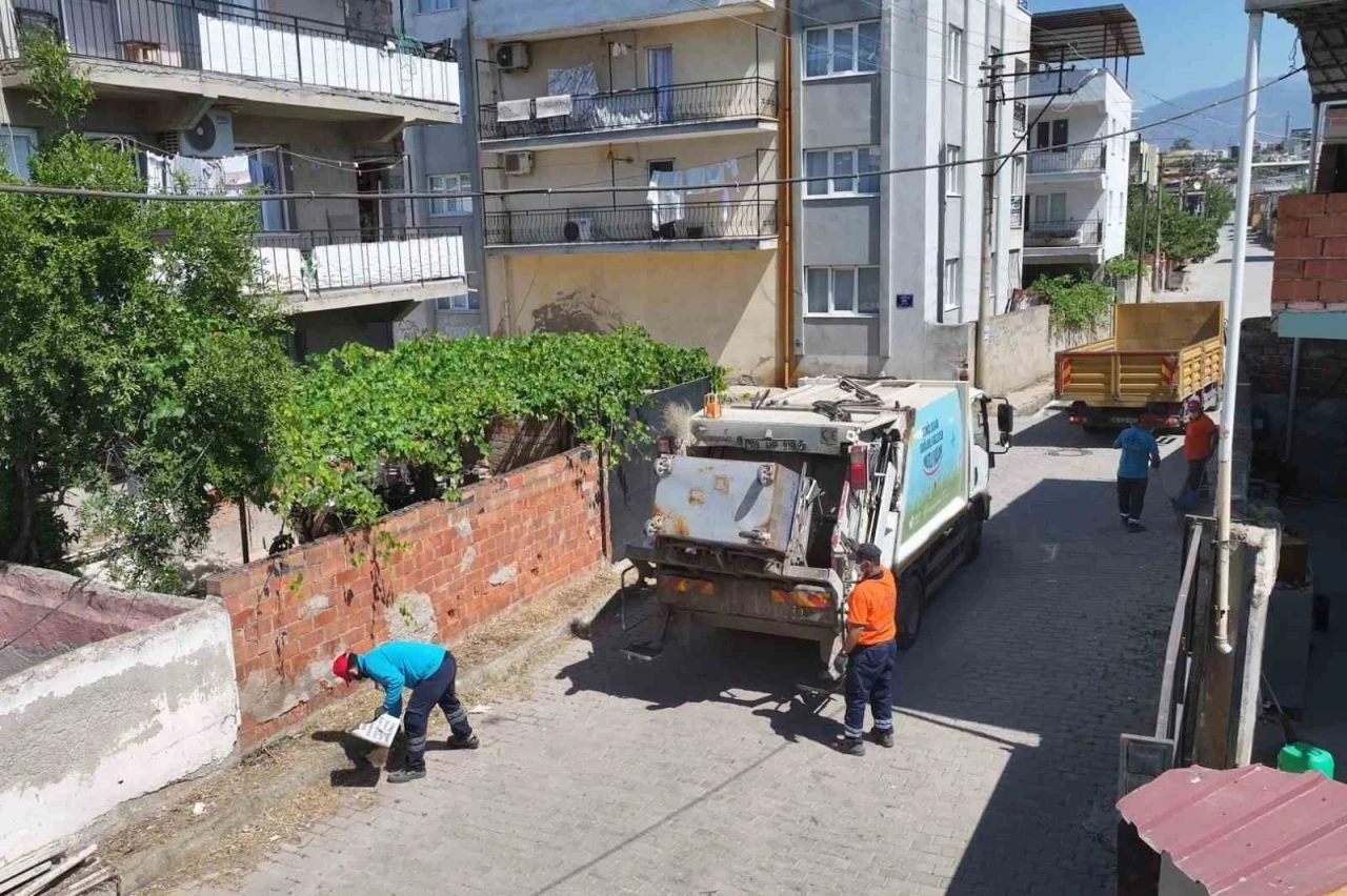 Ovaeymir Mahallesi’nde temizlik çalışması yapıldı