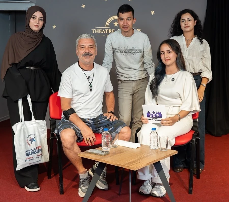 Oyuncu Necmi Yapıcı: "Herkes oyuncu oluyor ama komedyen olamıyor, dram komediden daha kolay"
