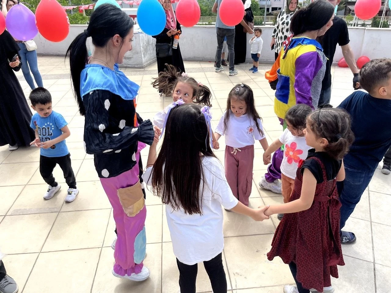 Özel bireyler ve Kur’an kursu öğrencileri gönüllerince eğlendi
