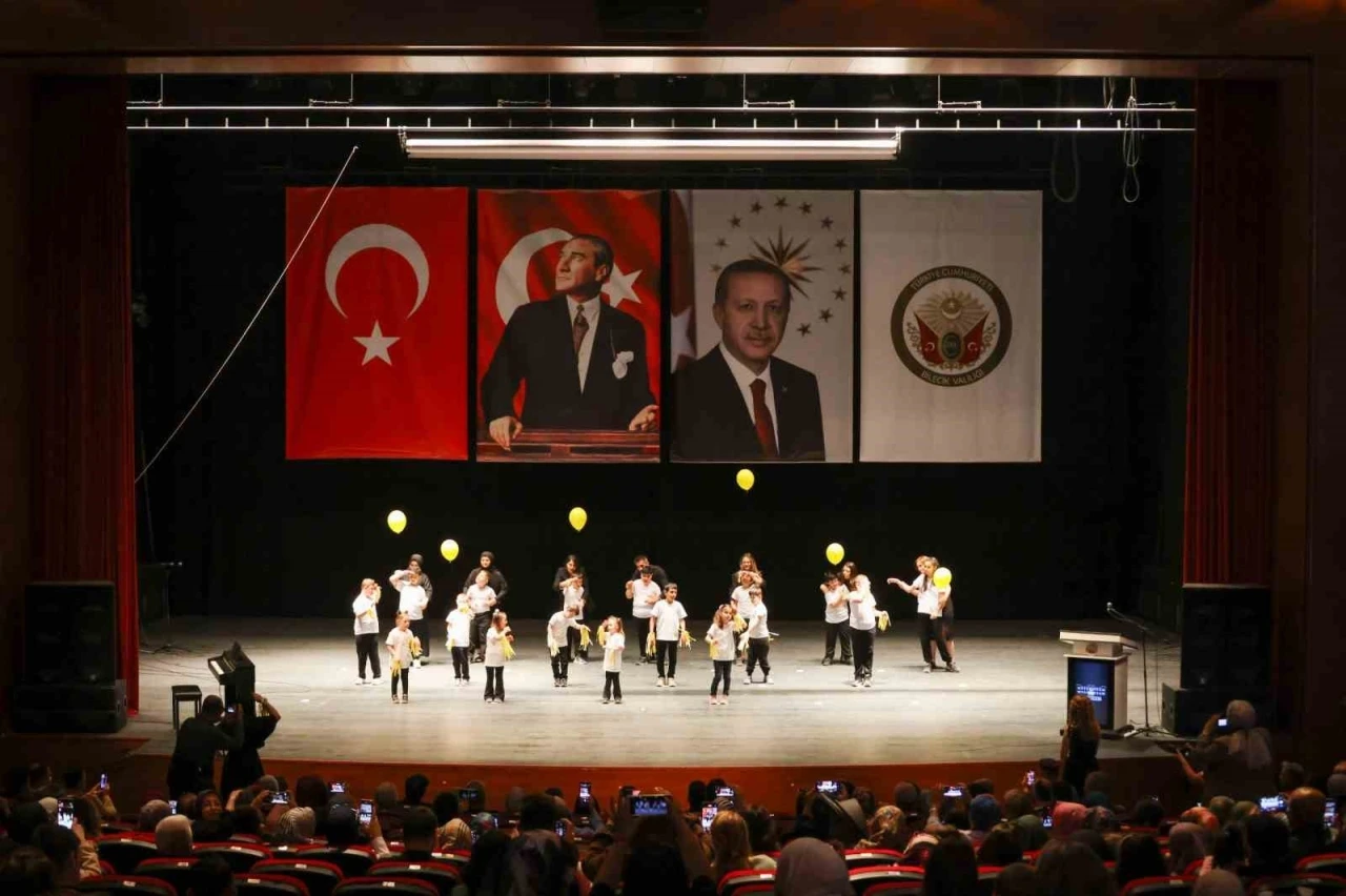 Özel bireylerin yetenekleri seyircilerden büyük ilgi gördü
