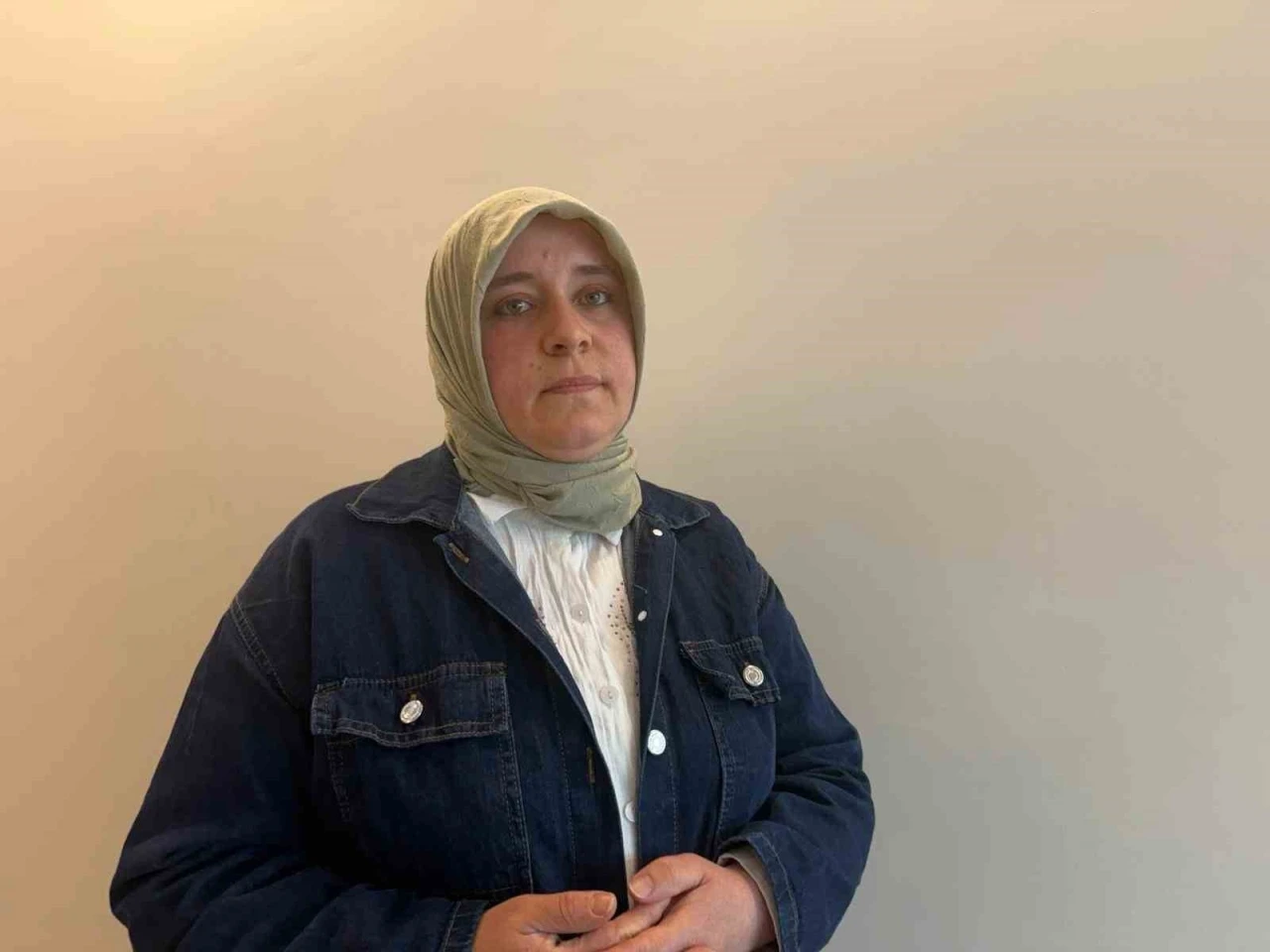 &rsquo;&Ouml;zel&rsquo; &ccedil;ocuğunun okulu &ouml;n&uuml;nde anneyi darp ettiler iddiası
