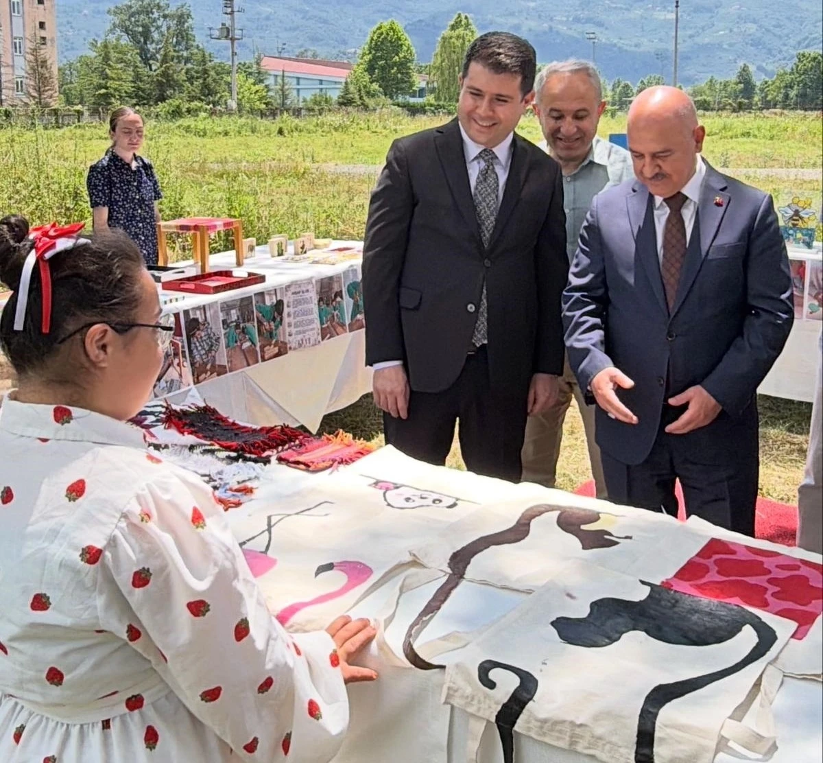 &Ouml;zel eğitim &ouml;ğrencilerinden g&ouml;z dolduran yıl sonu sergisi
